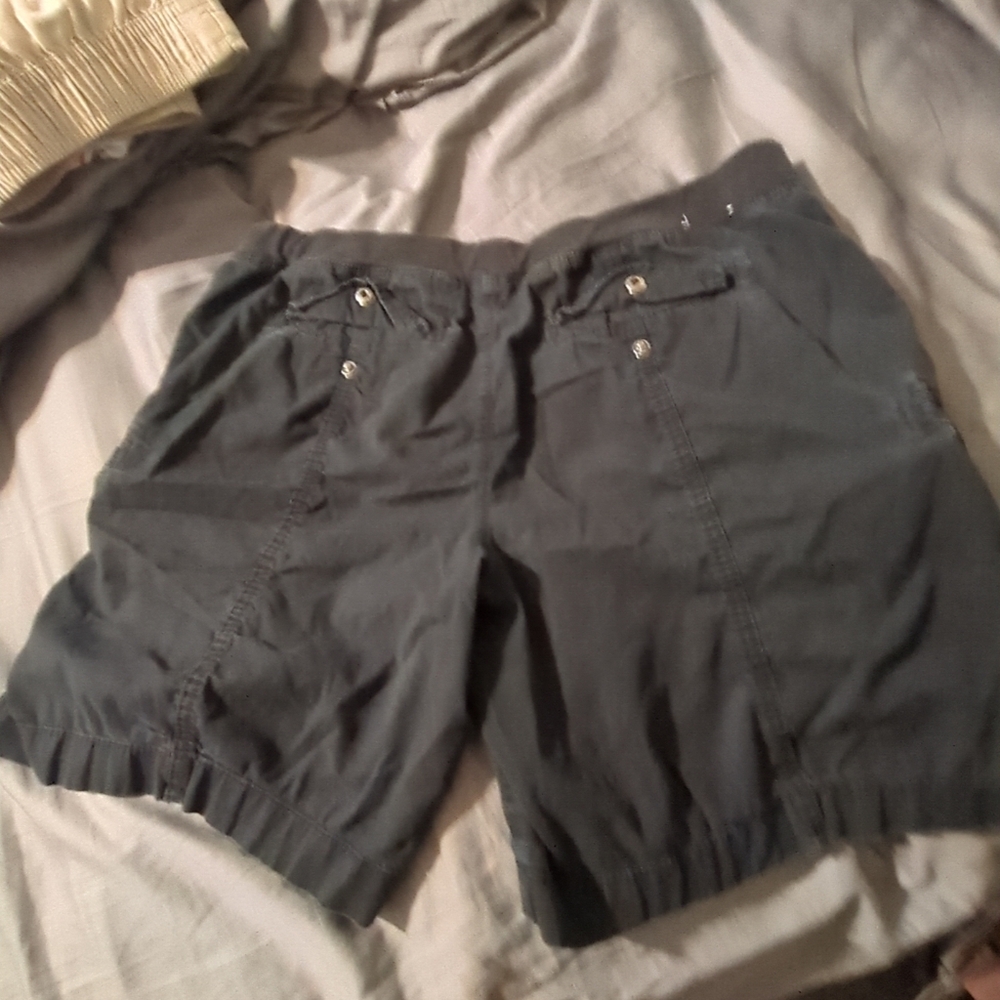 khakis and company Cotton blend cargo shorts size 14